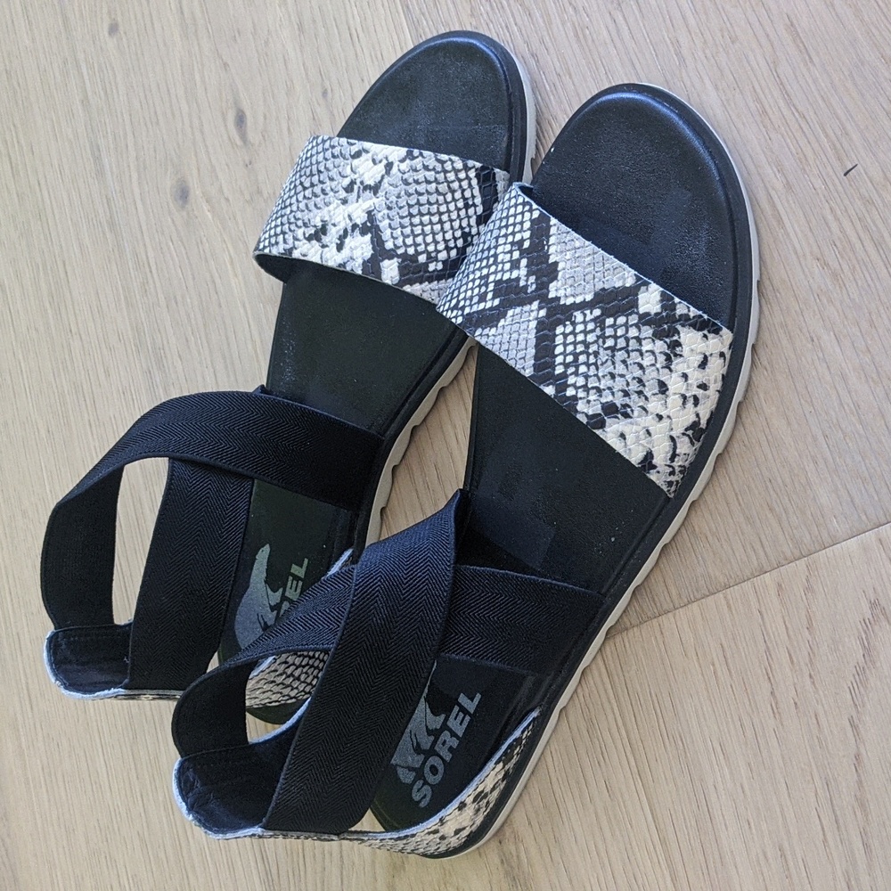 Sorrel Ella snake print criss cross flat sandals